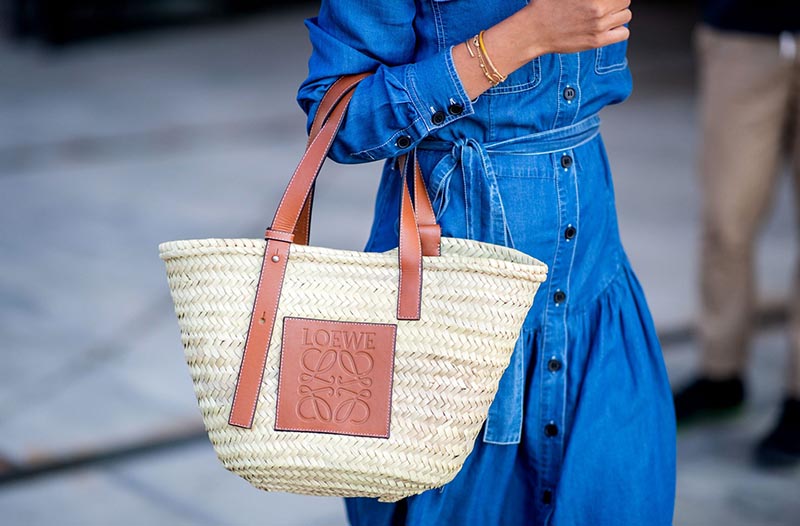 بهترین کیف دستی مناسب تابستان برا استفاده در هوای گرم - محصولات چرمی لویین  شاپ